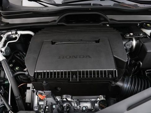 New 2025 Honda Pilot Touring image 17