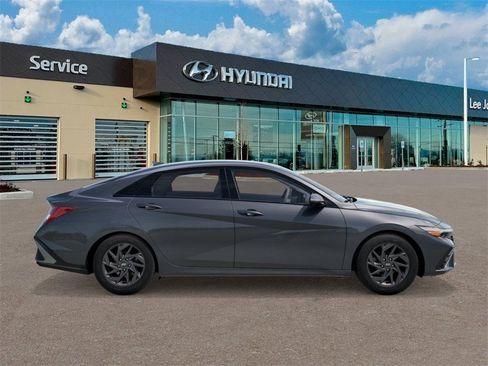 New 2026 Hyundai Elantra Blue image 7