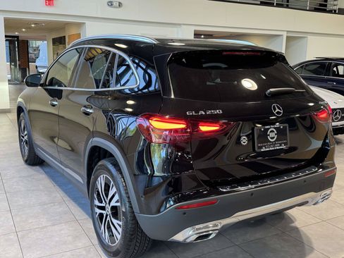 Certified 2025 Mercedes-Benz GLA 250 4MATIC image 3