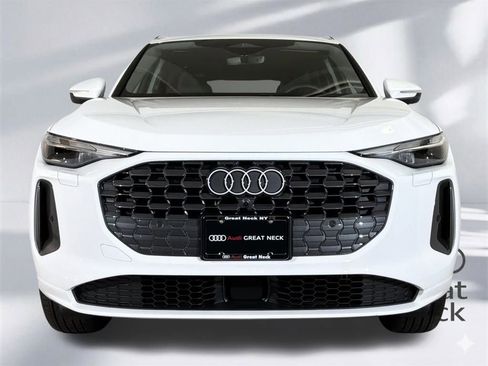 Used 2025 Audi Q5 Premium w/ Convenience Package image 26