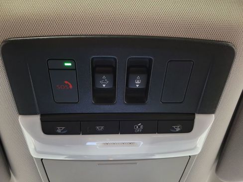 Used 2024 Nissan Pathfinder Platinum AWD/4WD image 22