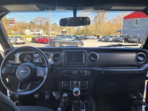 Used 2018 Jeep Wrangler Unlimited Sport S AWD/4WD image 16