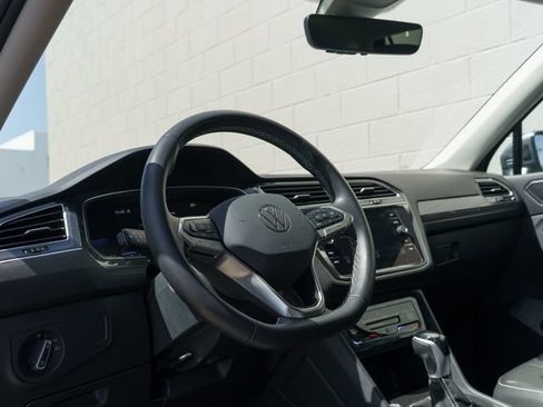 Used 2024 Volkswagen Tiguan SE AWD/4WD image 4