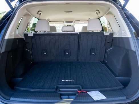 Certified 2025 Nissan Rogue SV image 10