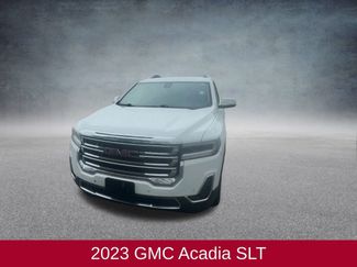 Used 2023 GMC Acadia SLT video 3