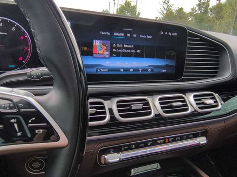 Used 2024 Mercedes-Benz GLS 450 4MATIC image 30