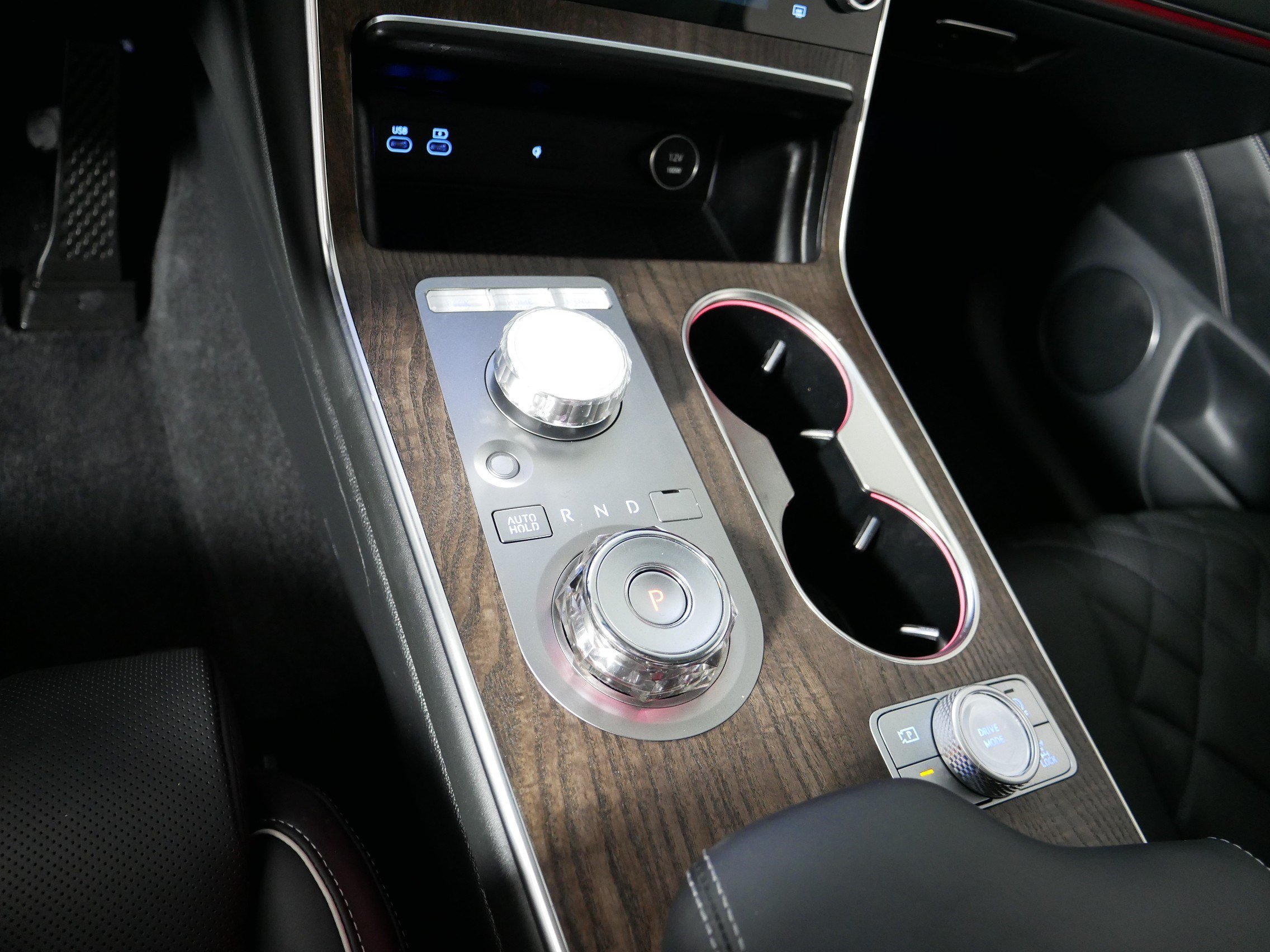 Certified 2025 Genesis GV80 3.5T Prestige AWD/4WD image 24