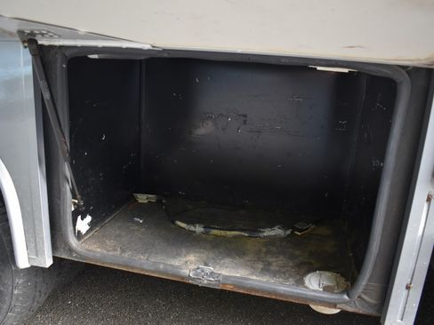 Used 2002 Ford E-450 and Econoline 450 RWD image 95