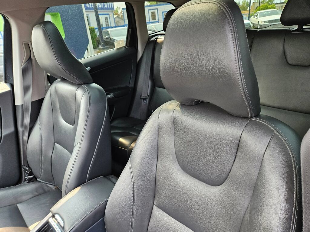 Used 2016 Volvo XC60 T5 Platinum AWD/4WD image 17