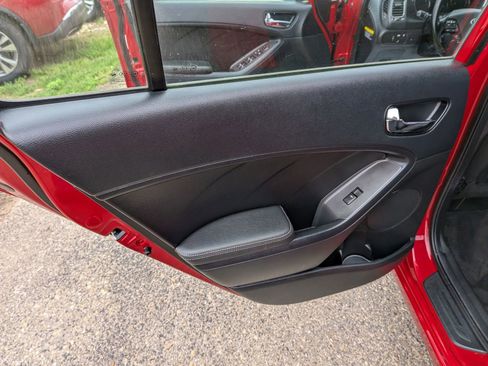 Used 2018 Kia Forte S w/ S Technology Plus Package FWD image 24