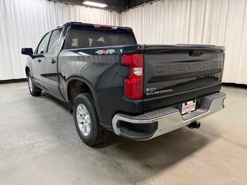 Used 2023 Chevrolet Silverado 1500 LT AWD/4WD image 9