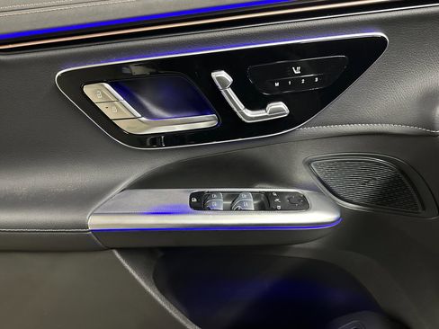 New 2026 Mercedes-Benz EQE 320 4MATIC SUV image 12