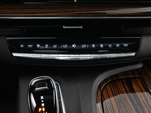 Used 2022 Cadillac Escalade ESV Premium Luxury AWD/4WD image 39