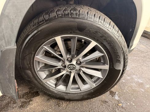 Used 2018 Toyota Highlander XLE image 51