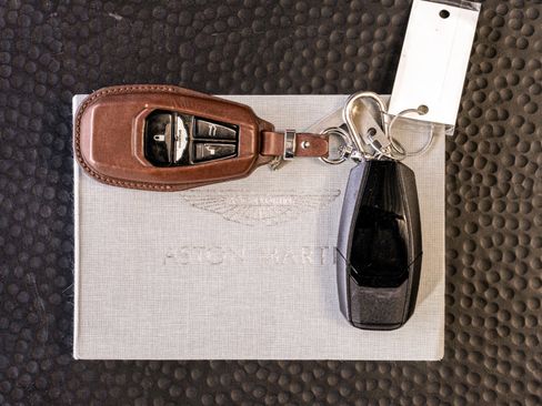 Used 2019 Aston Martin DBS Superleggera RWD image 20
