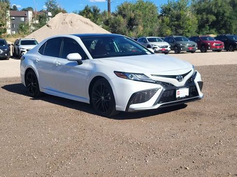 Used 2021 Toyota Camry XSE FWD image 8