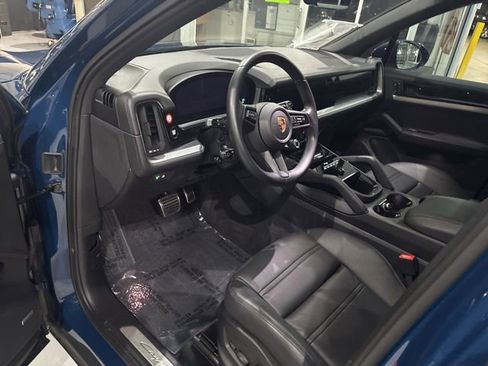 Used 2024 Porsche Cayenne S image 11