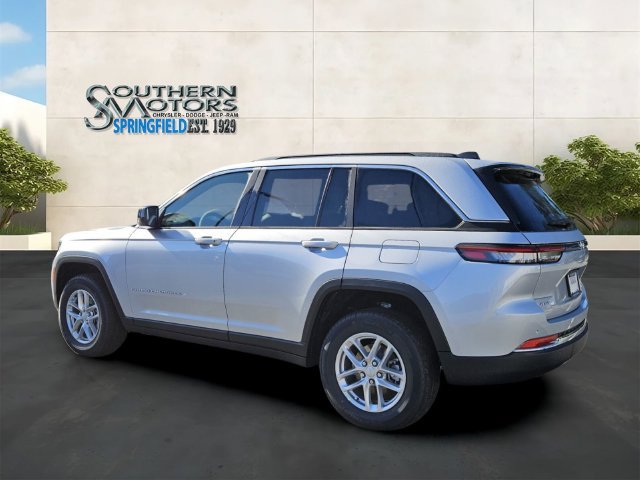 New 2026 Jeep Grand Cherokee Laredo X AWD/4WD image 3