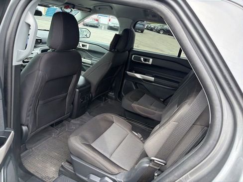 Used 2024 Ford Explorer XLT image 25