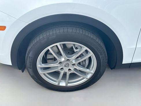 Used 2021 Porsche Cayenne AWD/4WD image 37