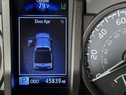 Used 2020 Toyota Tacoma TRD Sport w/ Technology Package RWD image 15