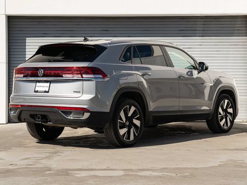 Used 2025 Volkswagen Atlas Cross Sport SE AWD/4WD image 24