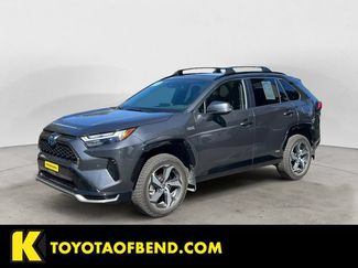 Used 2023 Toyota RAV4 SE w/ Weather & Moonroof Package AWD/4WD video 1
