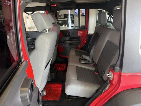 Used 2010 Jeep Wrangler Unlimited Sport image 18
