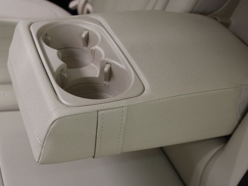 Used 2016 Mercedes-Benz GLE 350 w/ Premium Package image 40