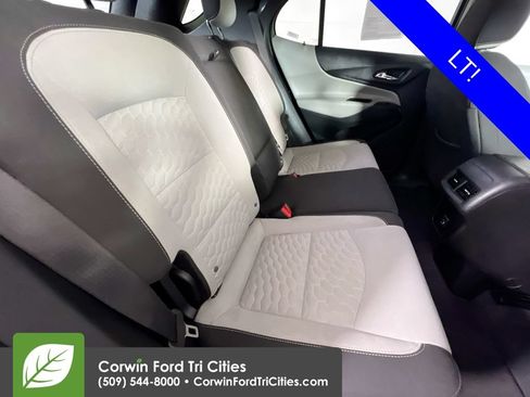 Used 2020 Chevrolet Equinox LT AWD/4WD image 16
