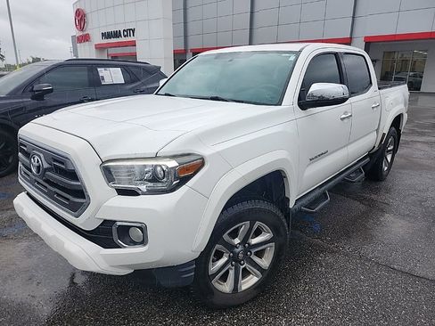 Used 2016 Toyota Tacoma Limited w/ Towing Package AWD/4WD image 12