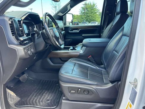 Used 2024 Chevrolet Silverado 3500 High Country w/ Technology Package AWD/4WD image 12
