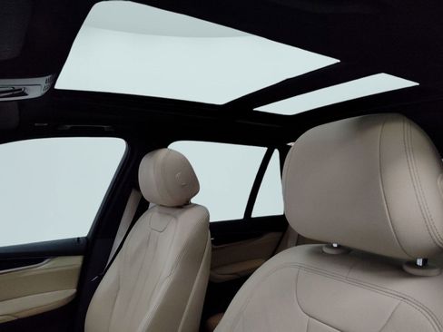 Used 2018 BMW X5 xDrive40e image 12