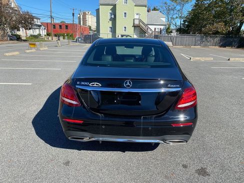 Used 2017 Mercedes-Benz E 300 4MATIC image 6