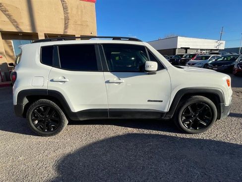 Used 2018 Jeep Renegade Altitude image 4