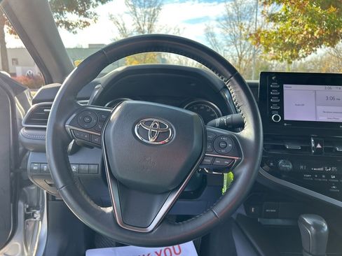 Used 2024 Toyota Camry SE image 16