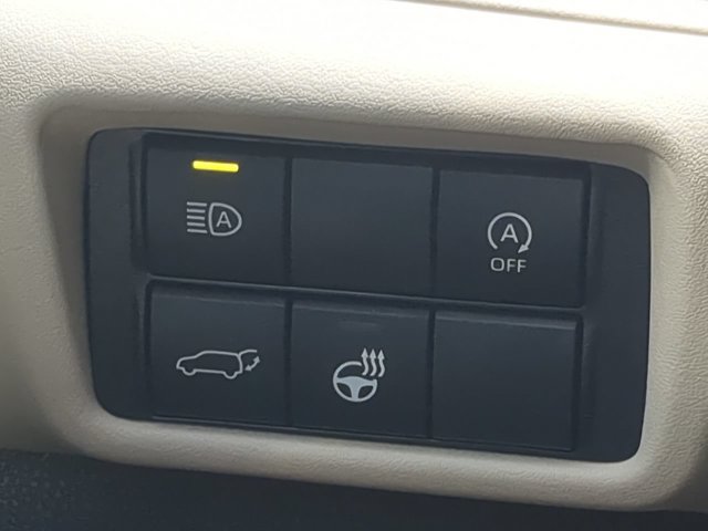 Used 2023 Toyota Highlander Limited FWD image 30