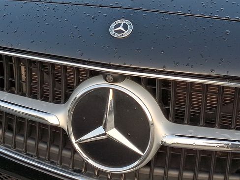 Used 2023 Mercedes-Benz C 300 4MATIC Sedan w/ Exclusive Trim Package image 8