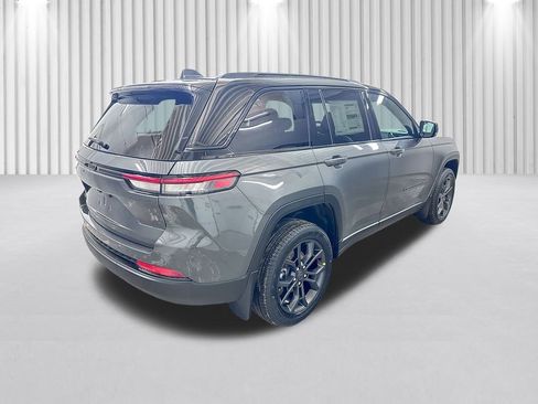 New 2025 Jeep Grand Cherokee Limited image 5