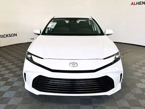 Used 2025 Toyota Camry LE image 8