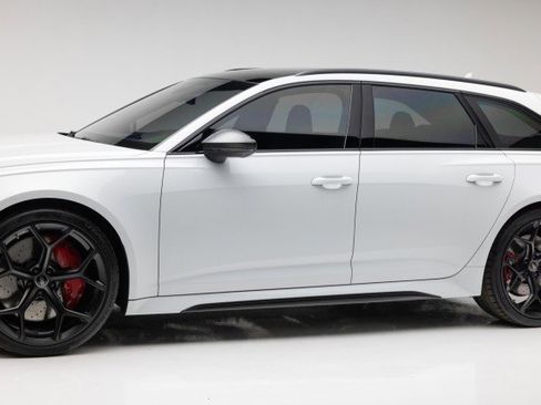 Used 2024 Audi RS 6 performance w/ Matte Carbon Package image 37