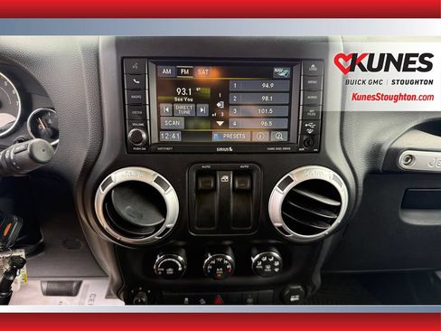 Used 2013 Jeep Wrangler Sahara w/ Dual Top Group AWD/4WD image 23
