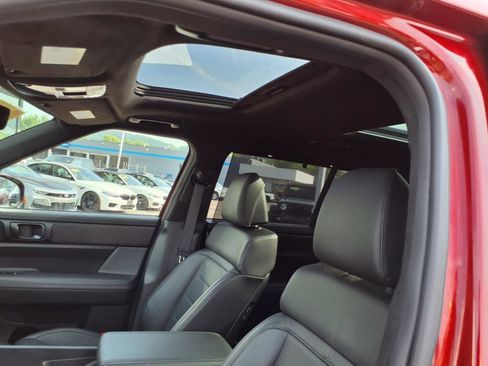 Used 2024 Hyundai Santa Fe Calligraphy image 11