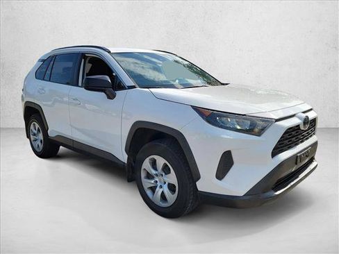 Used 2021 Toyota RAV4 LE AWD/4WD image 3