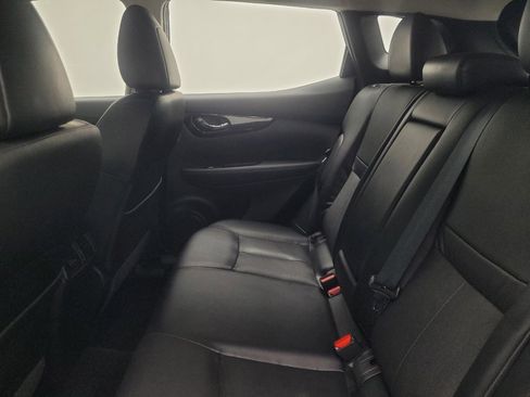 Used 2022 Nissan Rogue Sport SL w/ Premium Package image 18