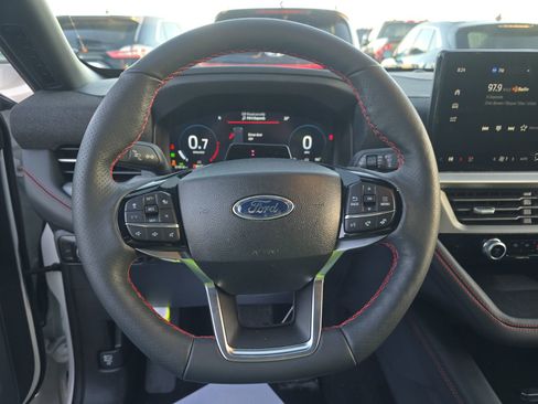 Used 2025 Ford Explorer ST-Line image 6