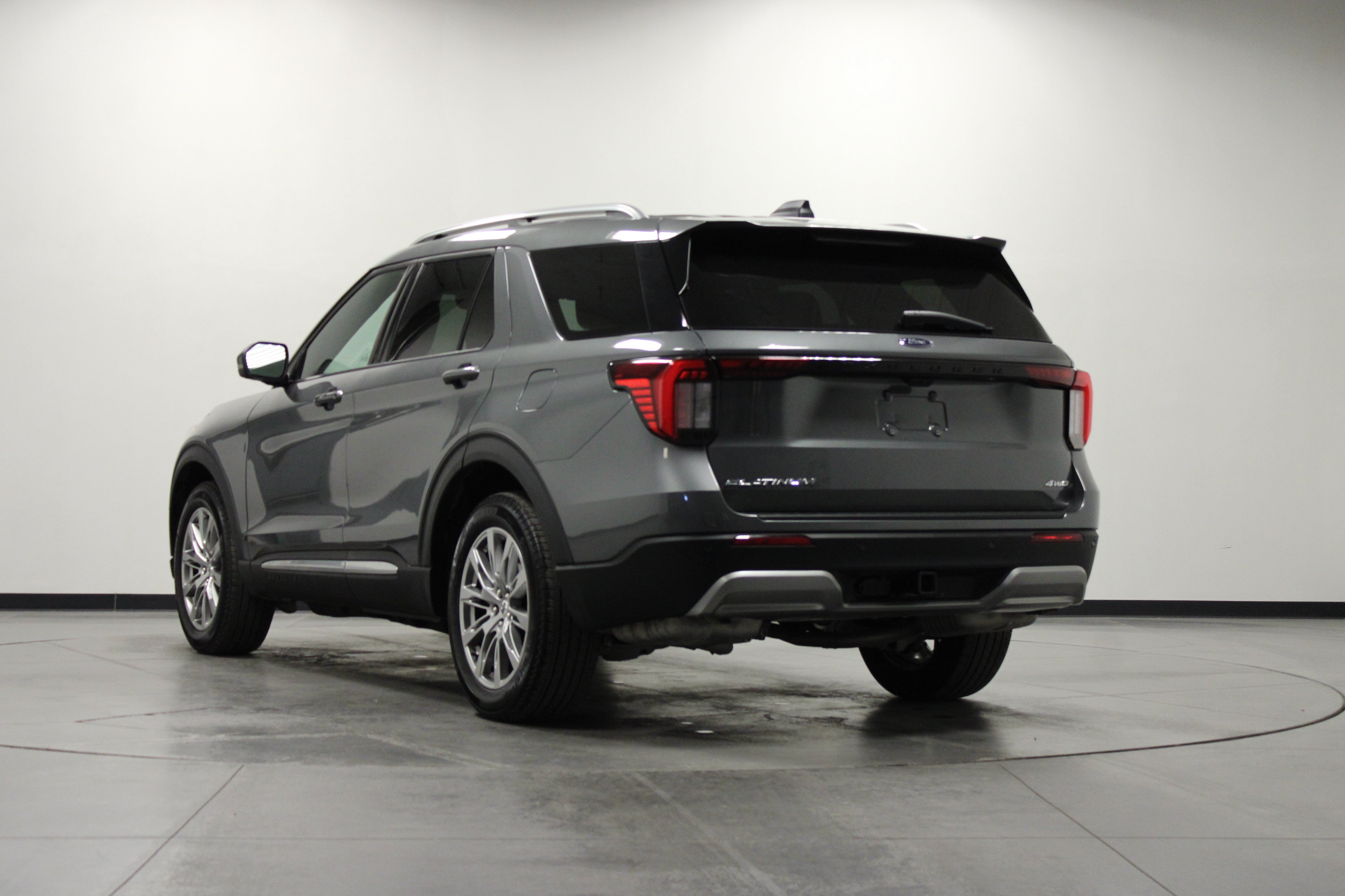 Used 2026 Ford Explorer Platinum AWD/4WD image 6