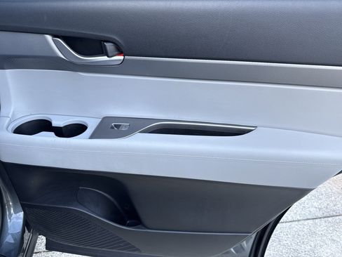 Used 2022 Hyundai Palisade SE image 16