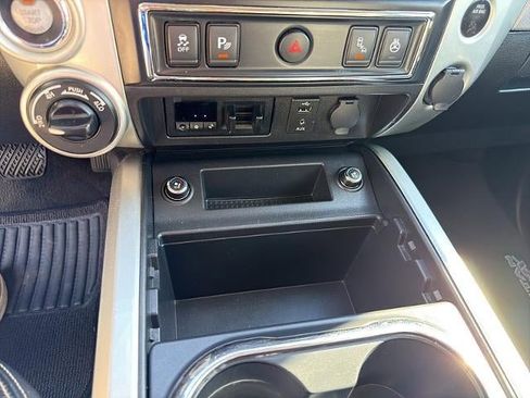 Used 2018 Nissan Titan PRO-4X image 31