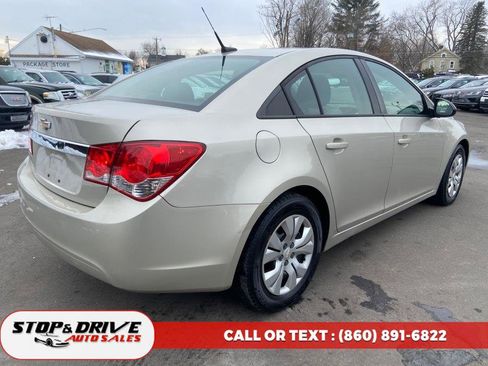 Used 2014 Chevrolet Cruze LS image 5